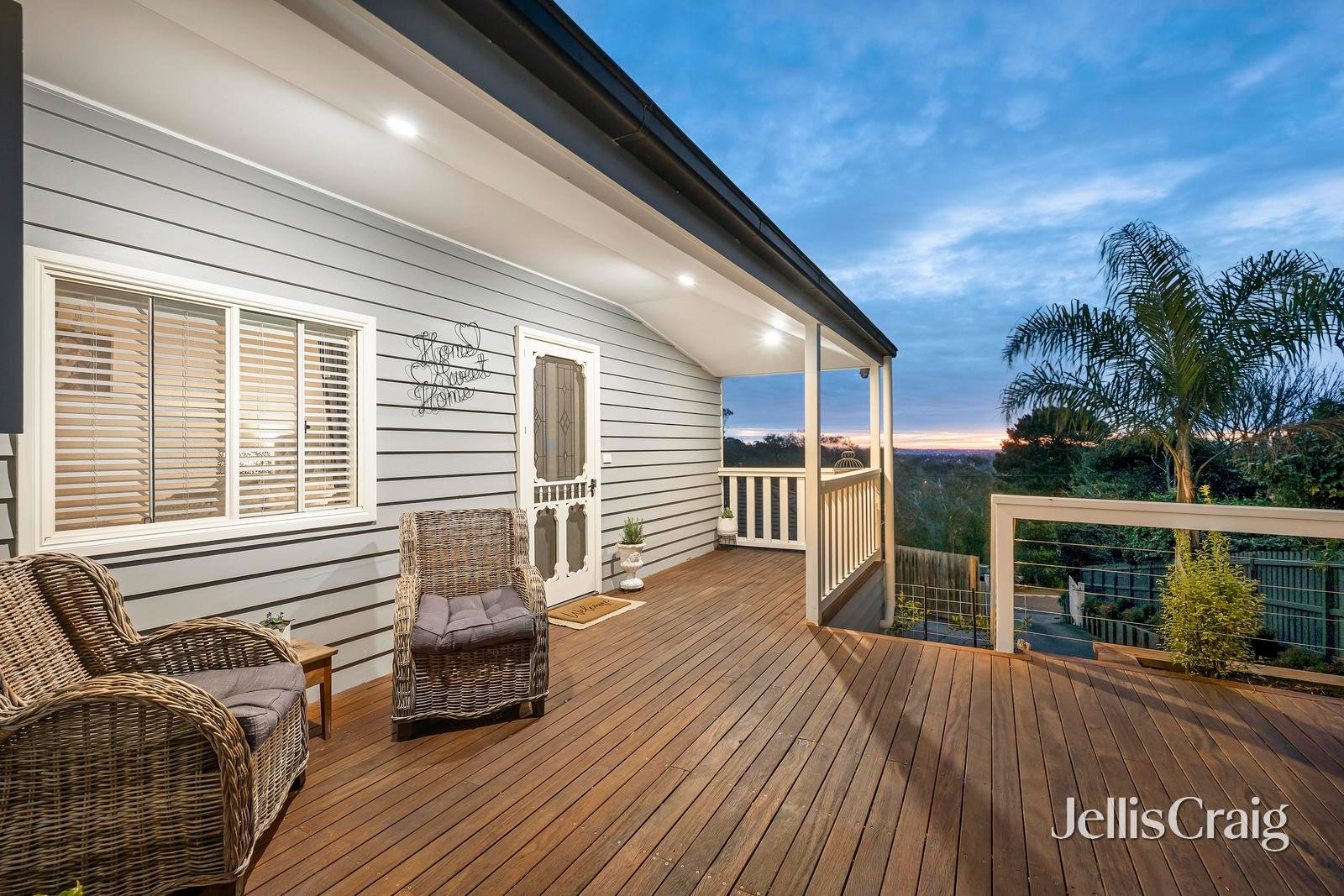 16 Gardner Parade, Mount Evelyn image 2