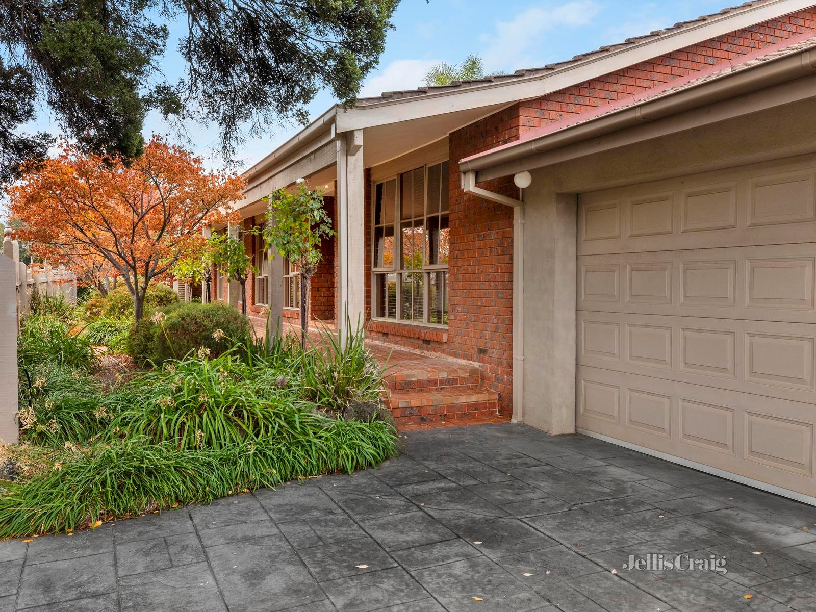 16 Gaudion Road, Doncaster East image 2