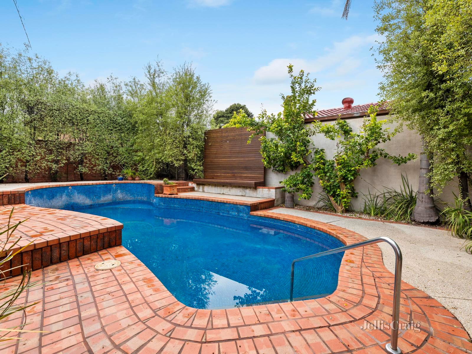 16 Gaudion Road, Doncaster East image 3