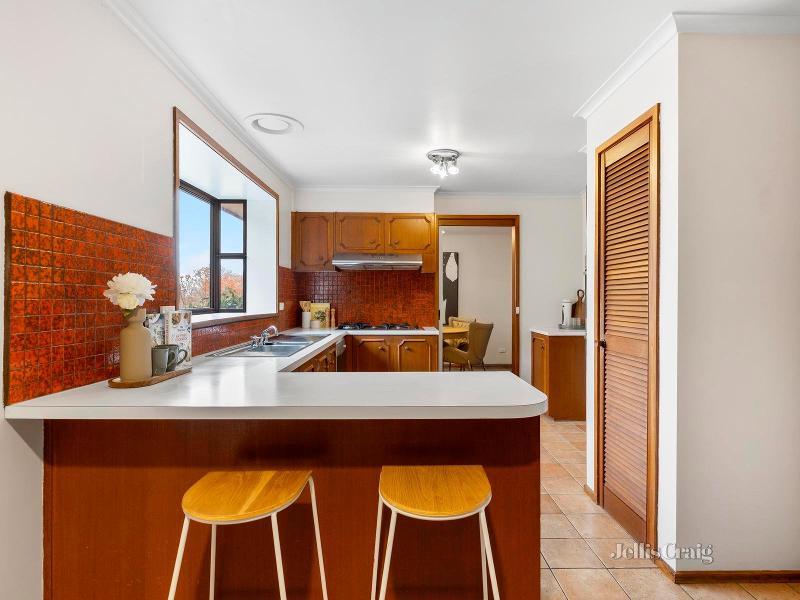 16 Gaudion Road, Doncaster East image 5