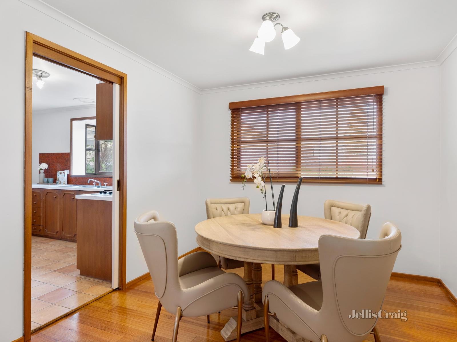 16 Gaudion Road, Doncaster East image 6