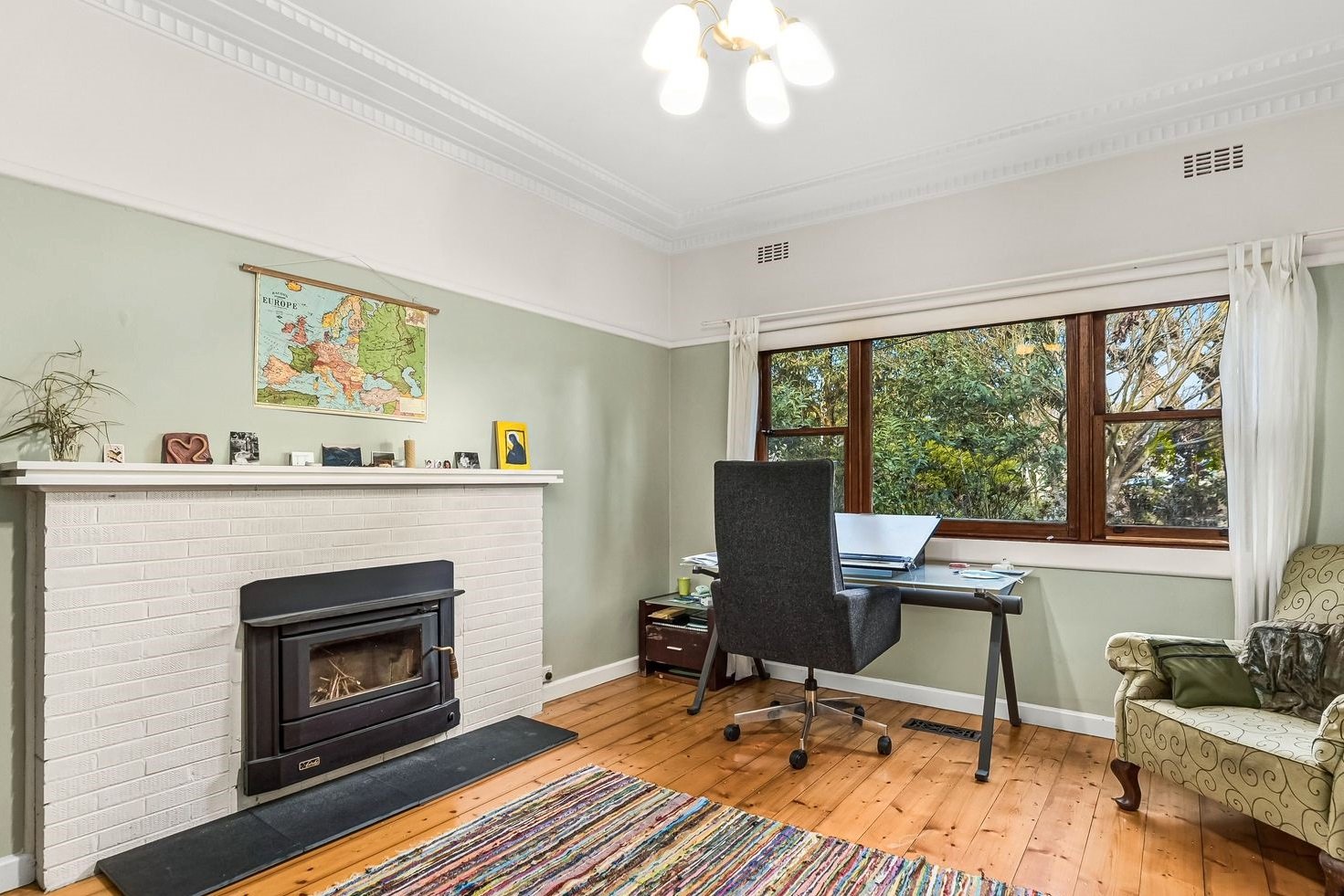 16 Georges Road, Ringwood image 2