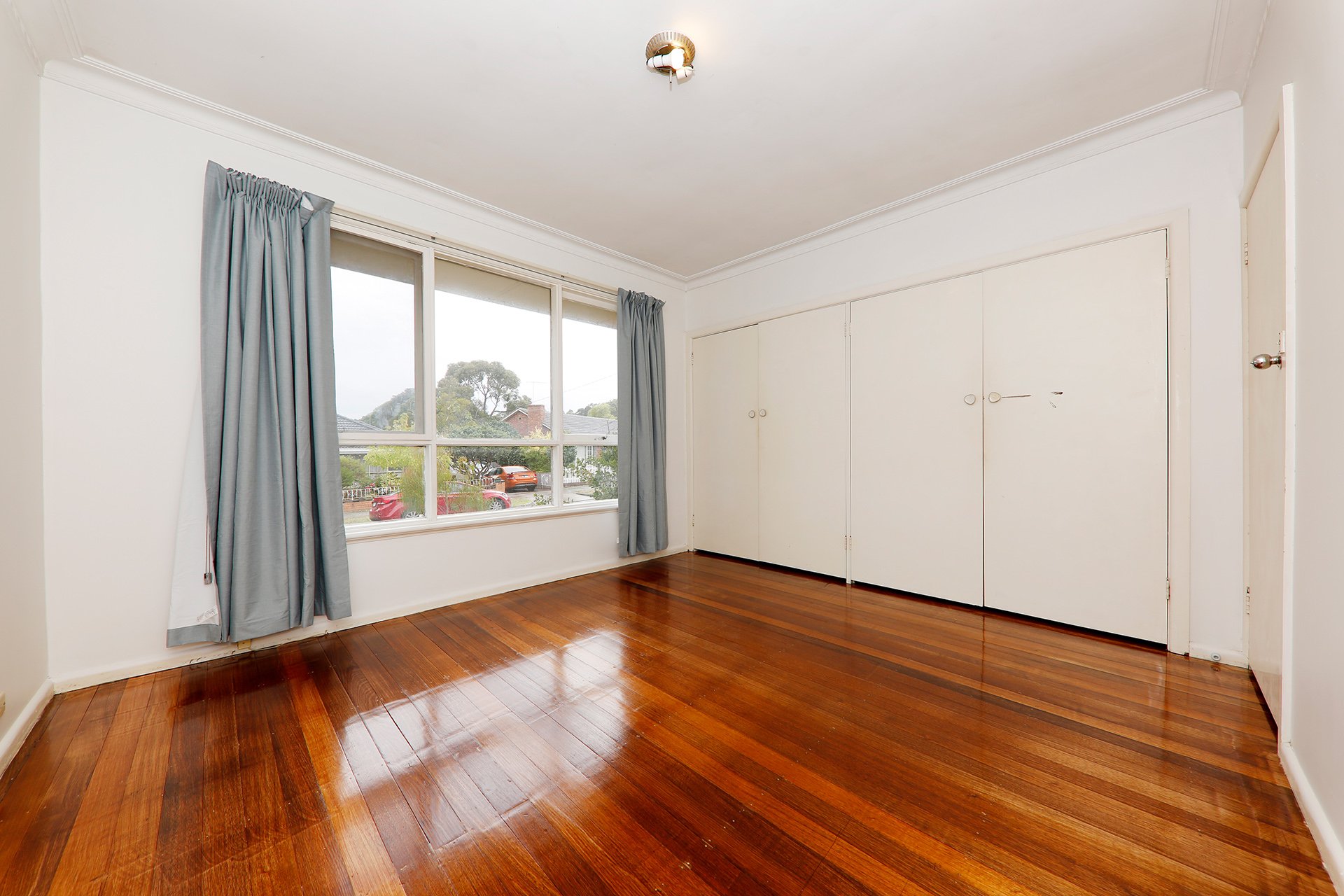 16 Gillies Street, Mitcham image 3