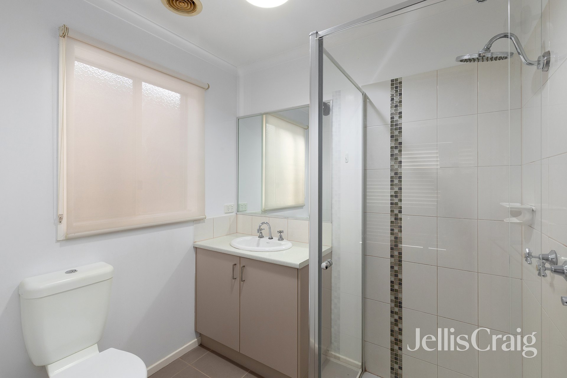 16 Gillow Grove, Doreen image 10
