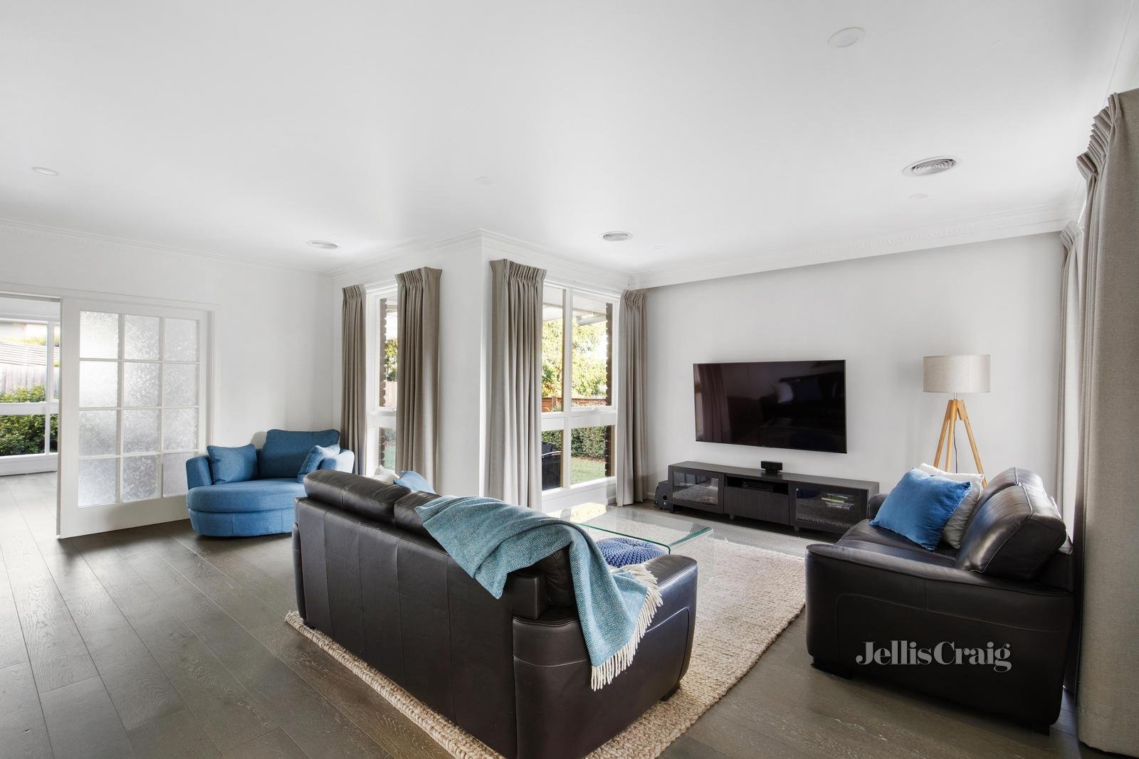 16 Gilmour Court, Greensborough image 2