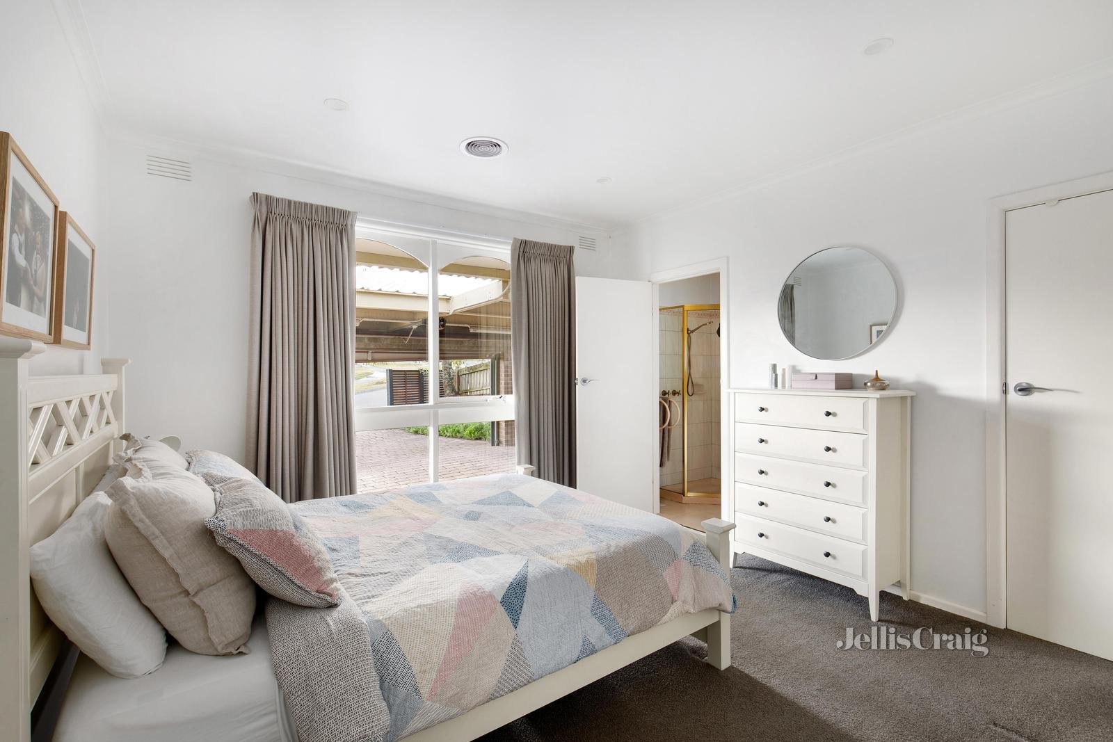 16 Gilmour Court, Greensborough image 9