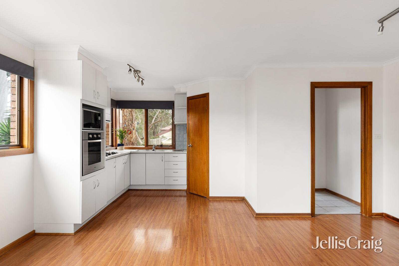 1/6 Gladstone Road, Briar&nbsp;Hill image 4