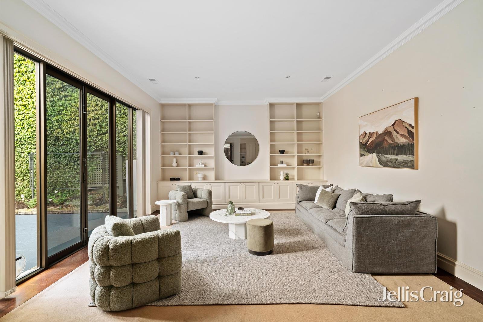 16 Glenbervie Road, Toorak image 2