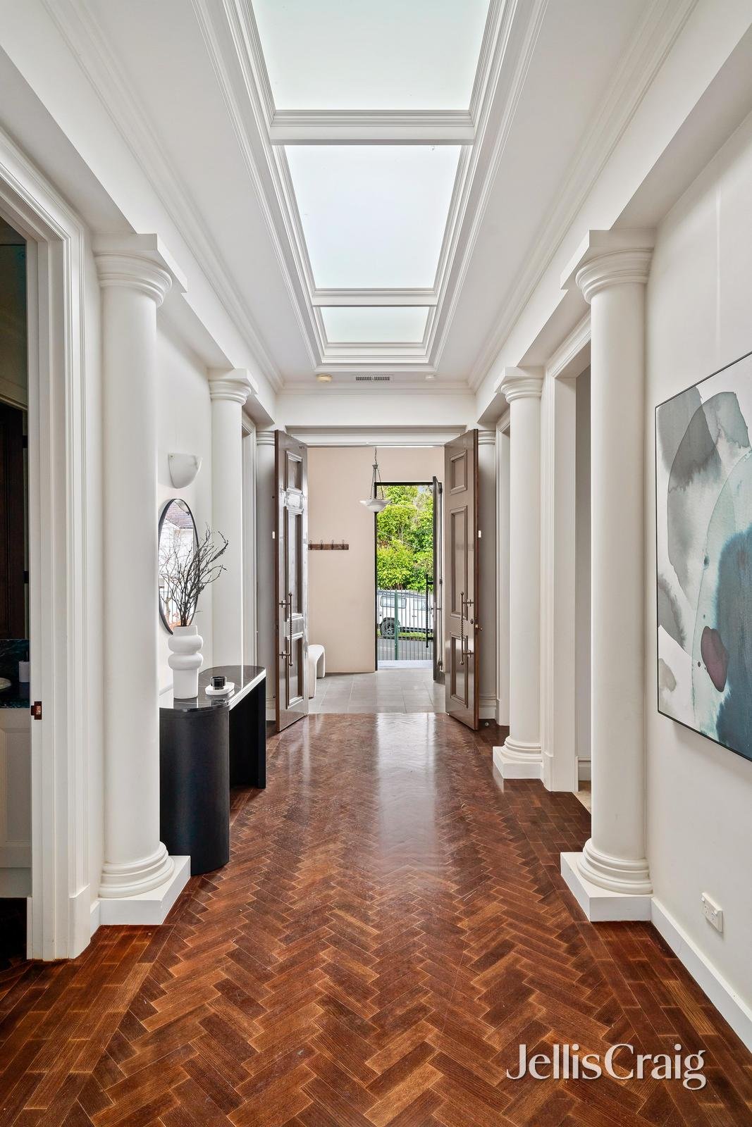 16 Glenbervie Road, Toorak image 5