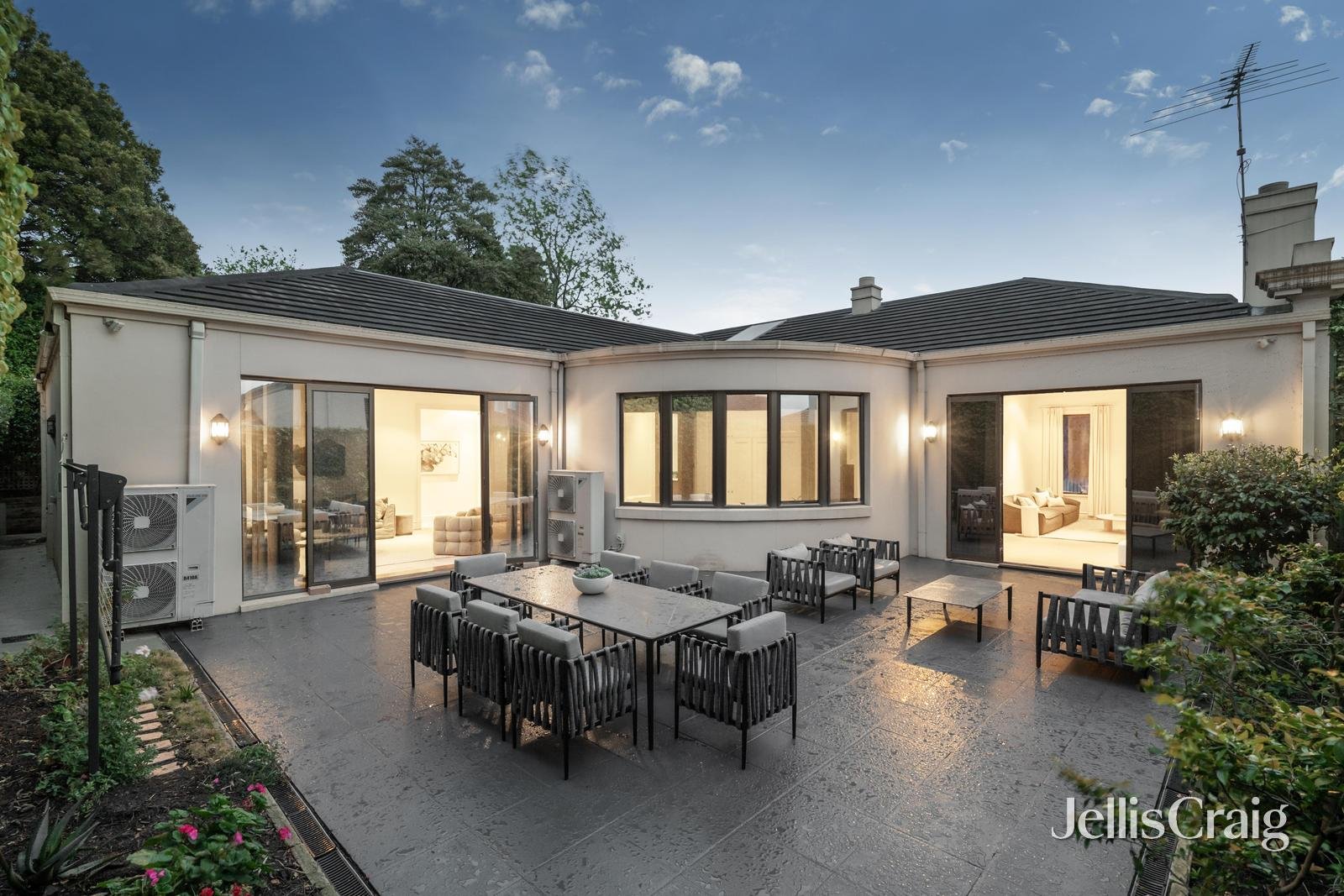 16 Glenbervie Road, Toorak image 6