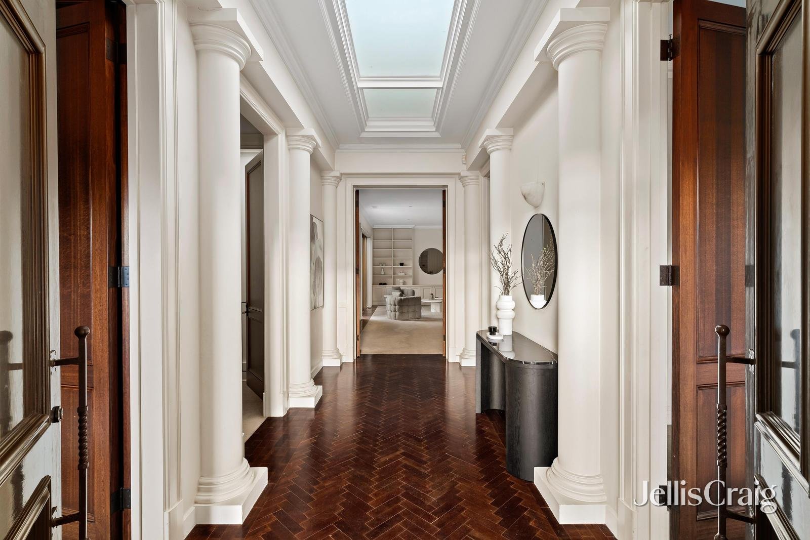 16 Glenbervie Road, Toorak image 9
