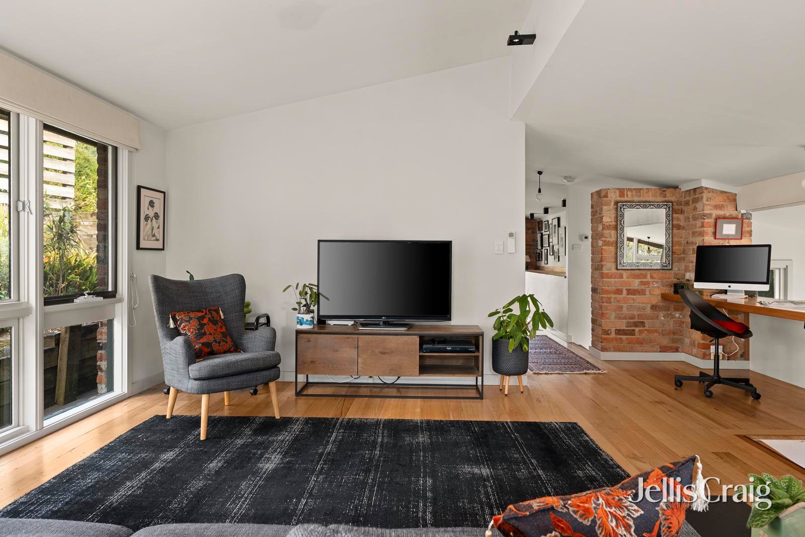 16 Glenister Drive, Eltham image 6