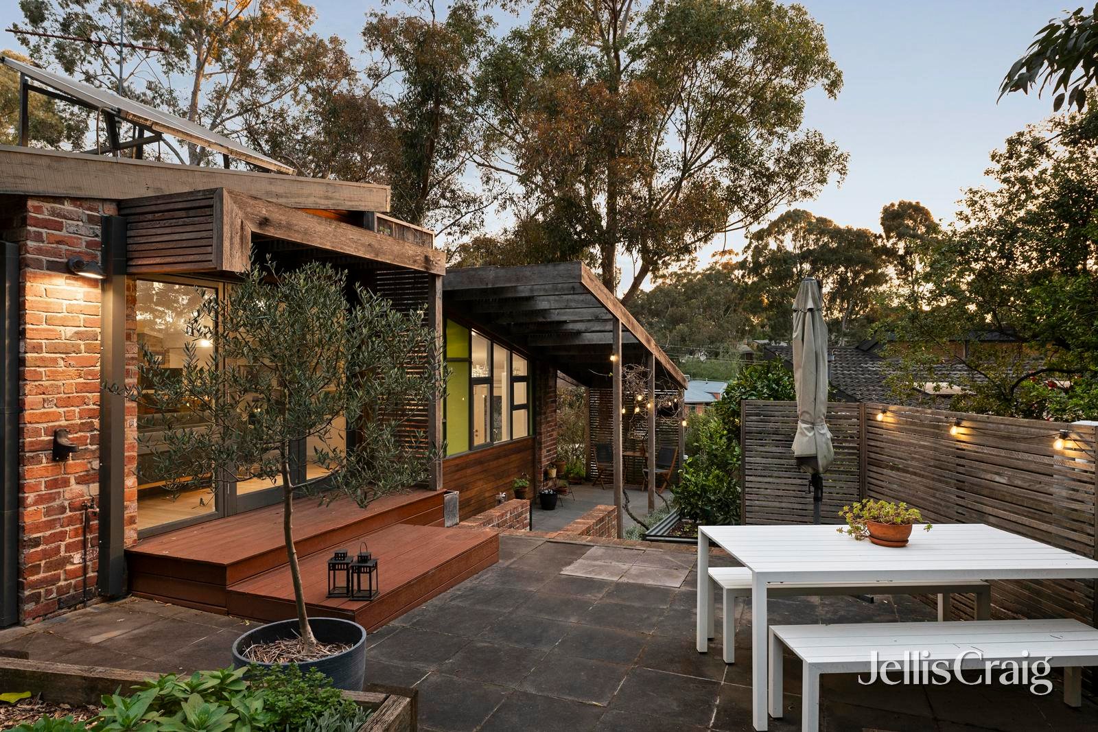 16 Glenister Drive, Eltham image 14