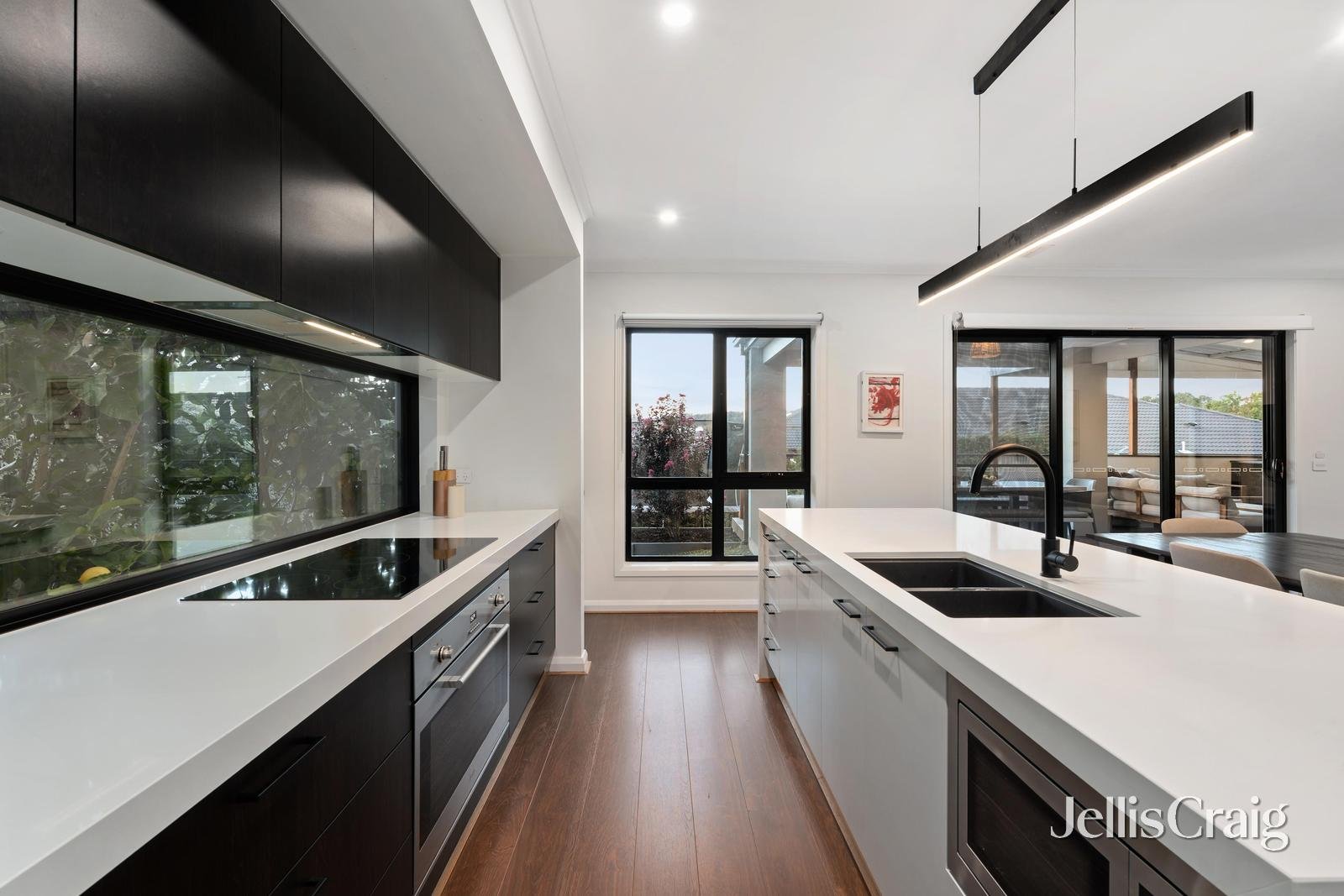 16 Glenloth Avenue, Lilydale image 5