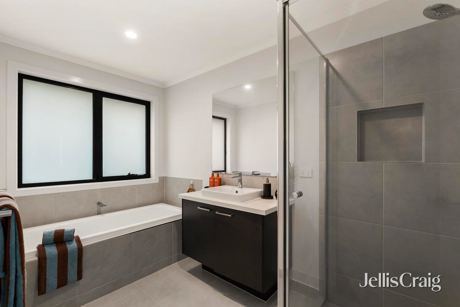 16 Glenloth Avenue, Lilydale image 9