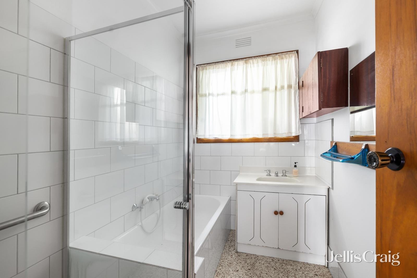 16 Gordon Street, Deepdene image 8