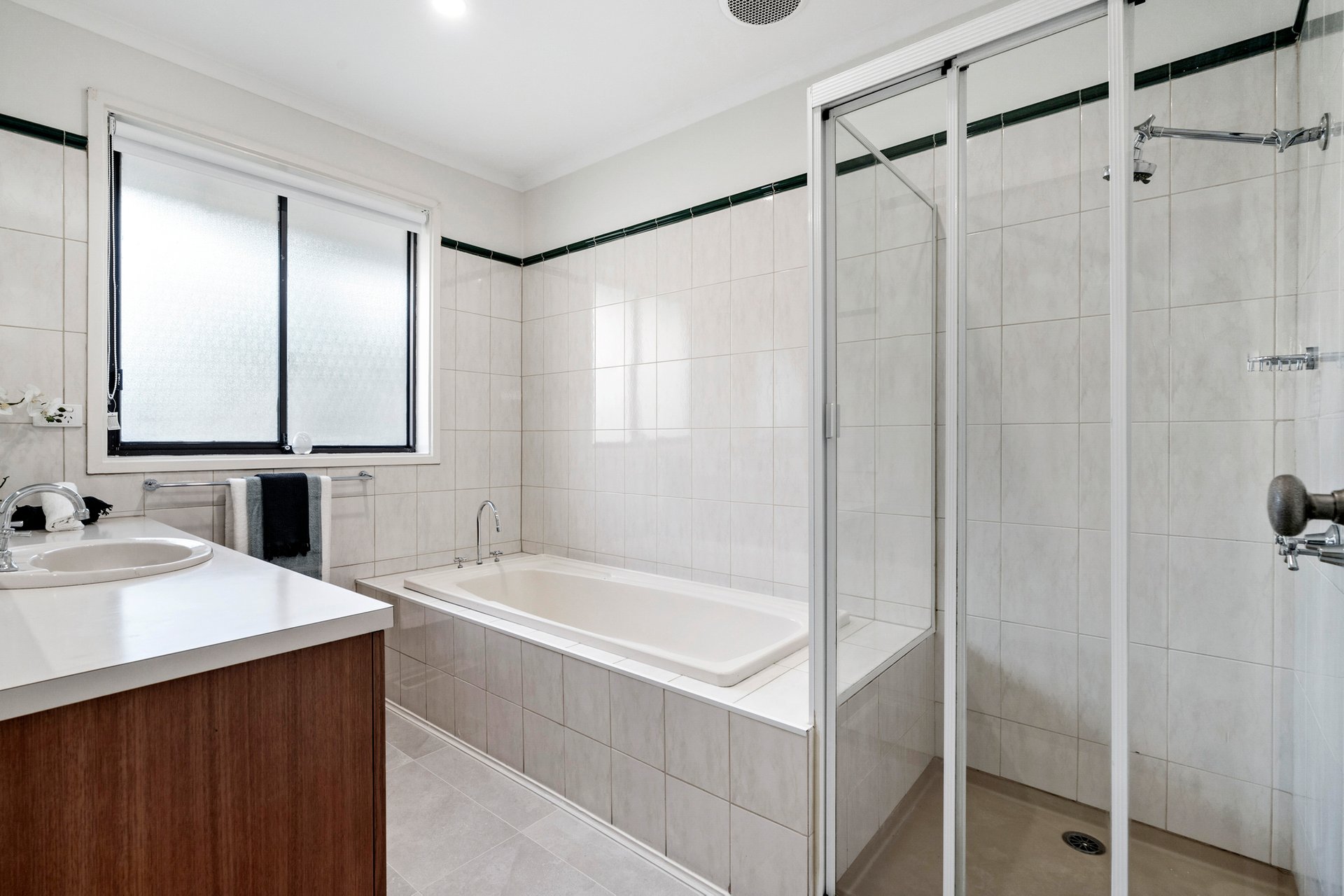 Property Gallery Thumbnail 9