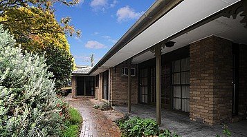 16 Greenways Road, Glen&nbsp;Waverley image 1