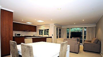 16 Greenways Road, Glen&nbsp;Waverley image 4