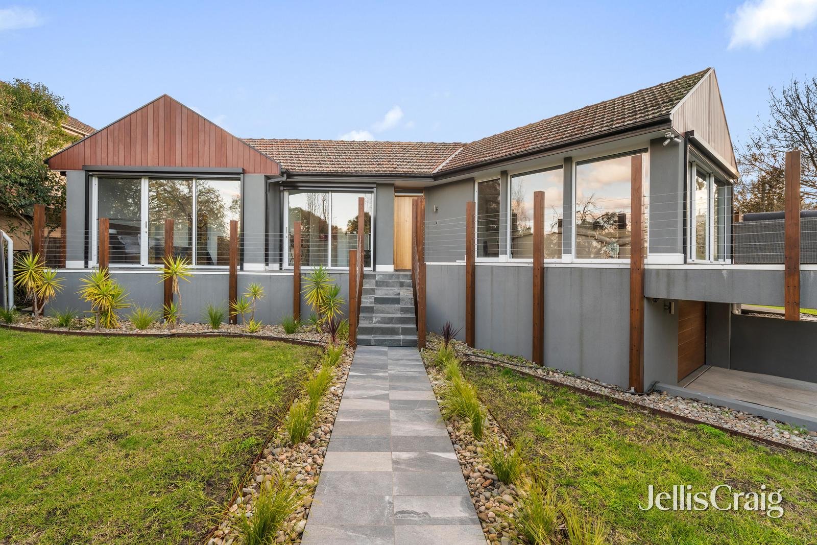 16 Gruyere Crescent, Ivanhoe East image 2