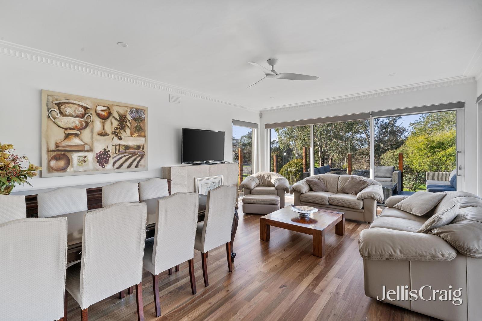 16 Gruyere Crescent, Ivanhoe East image 5