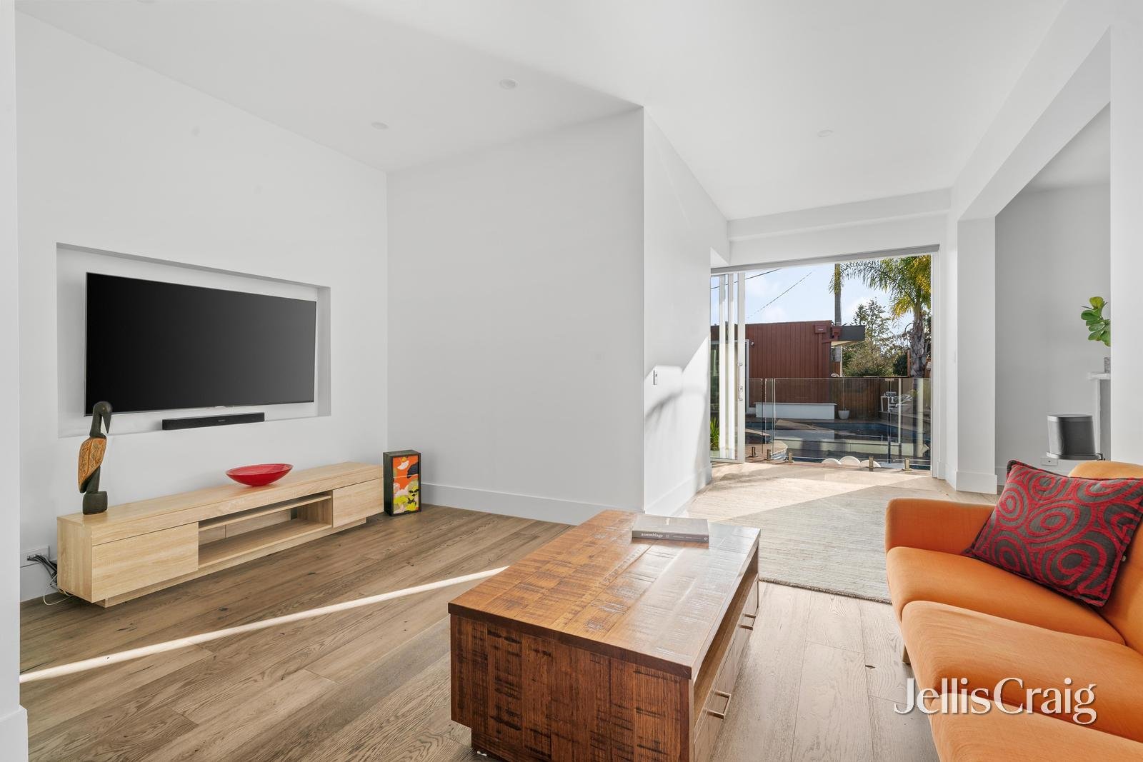 16 Gruyere Crescent, Ivanhoe East image 6