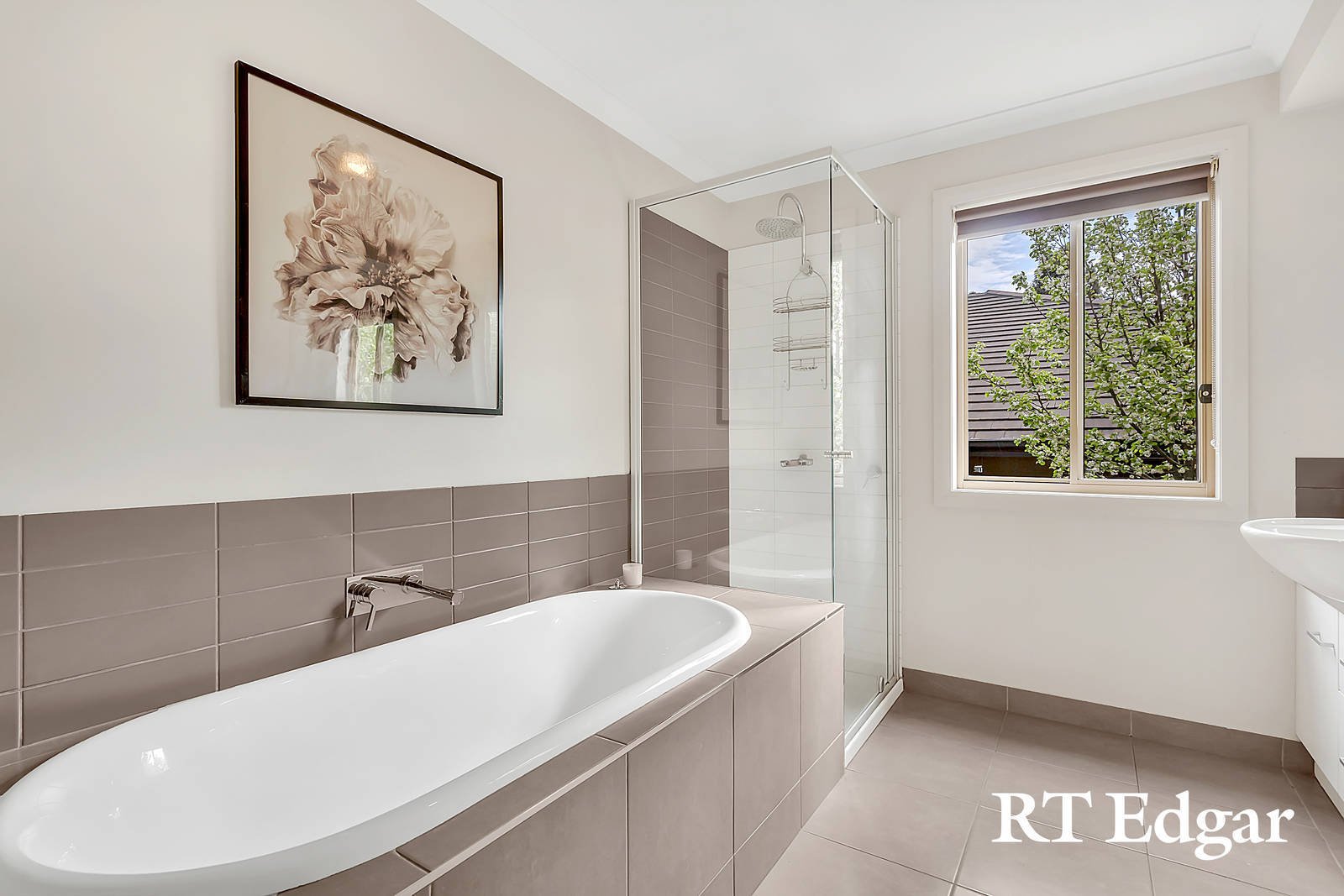 Property Gallery Thumbnail 16
