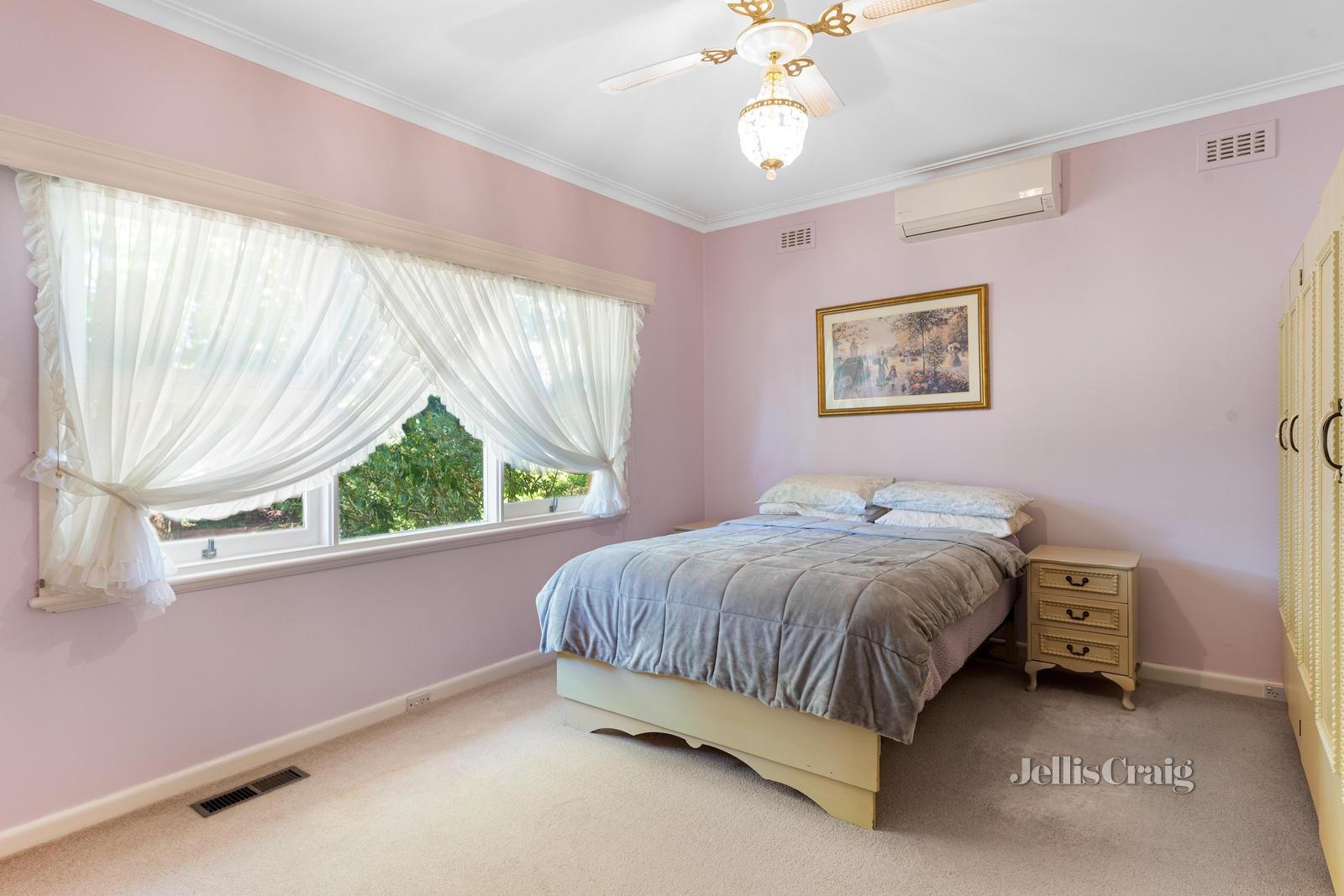 16 Hamilton Avenue, Blackburn image 6