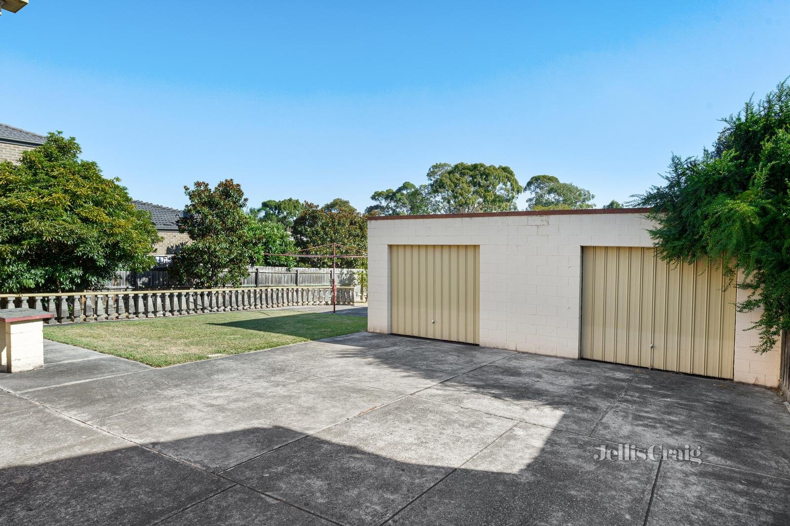 16 Hamilton Avenue, Blackburn image 8