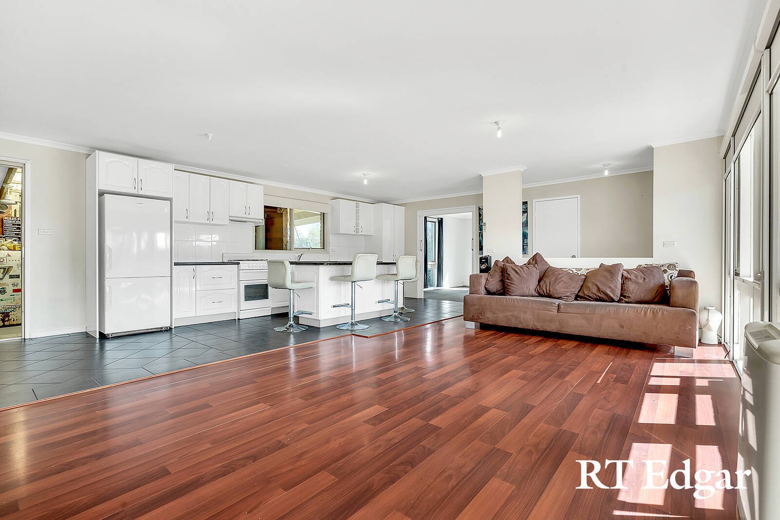 Property Gallery Thumbnail 7