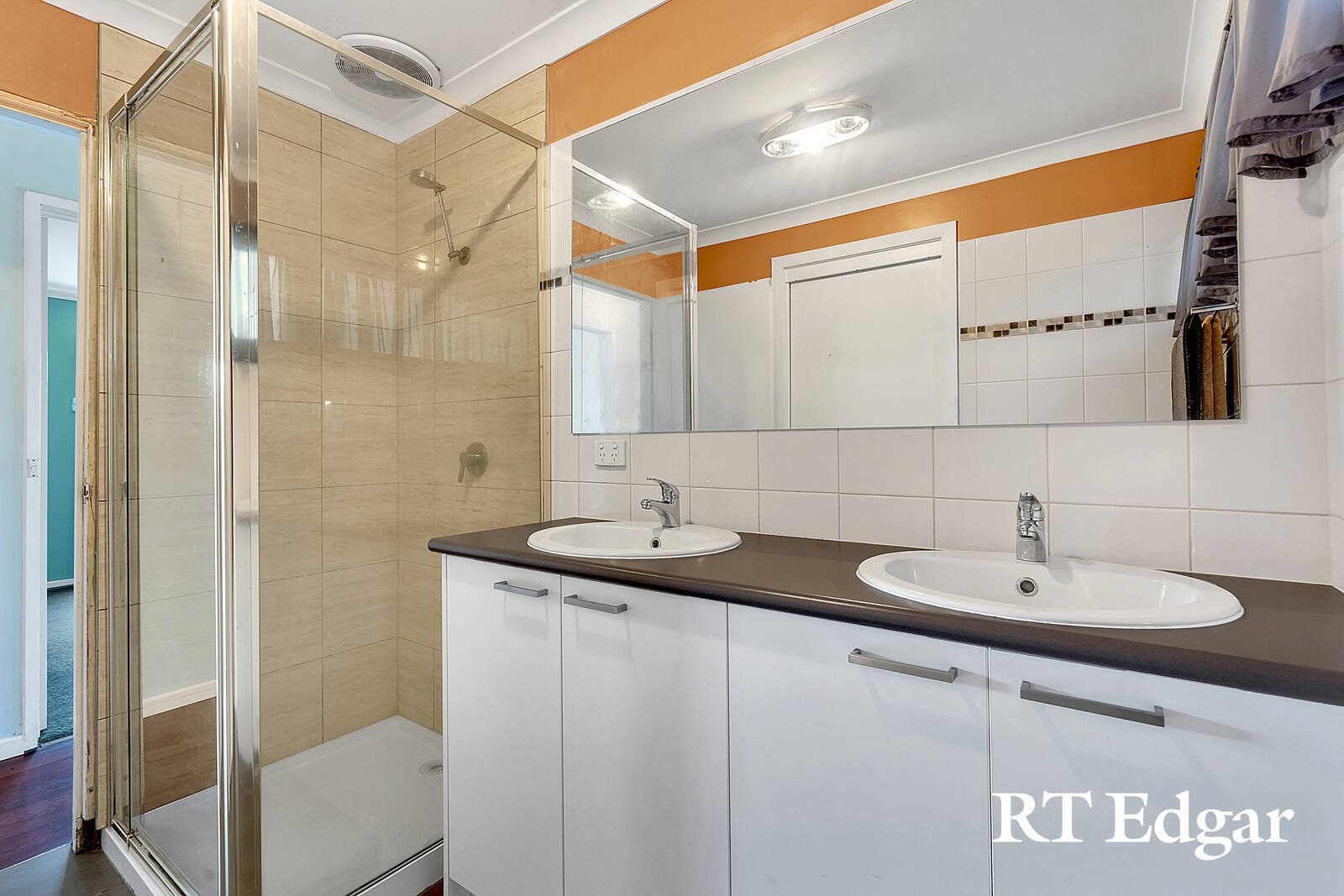 Property Gallery Thumbnail 12