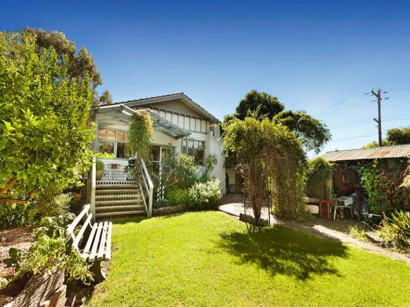 16 Hannaslea Street, Box Hill image 9