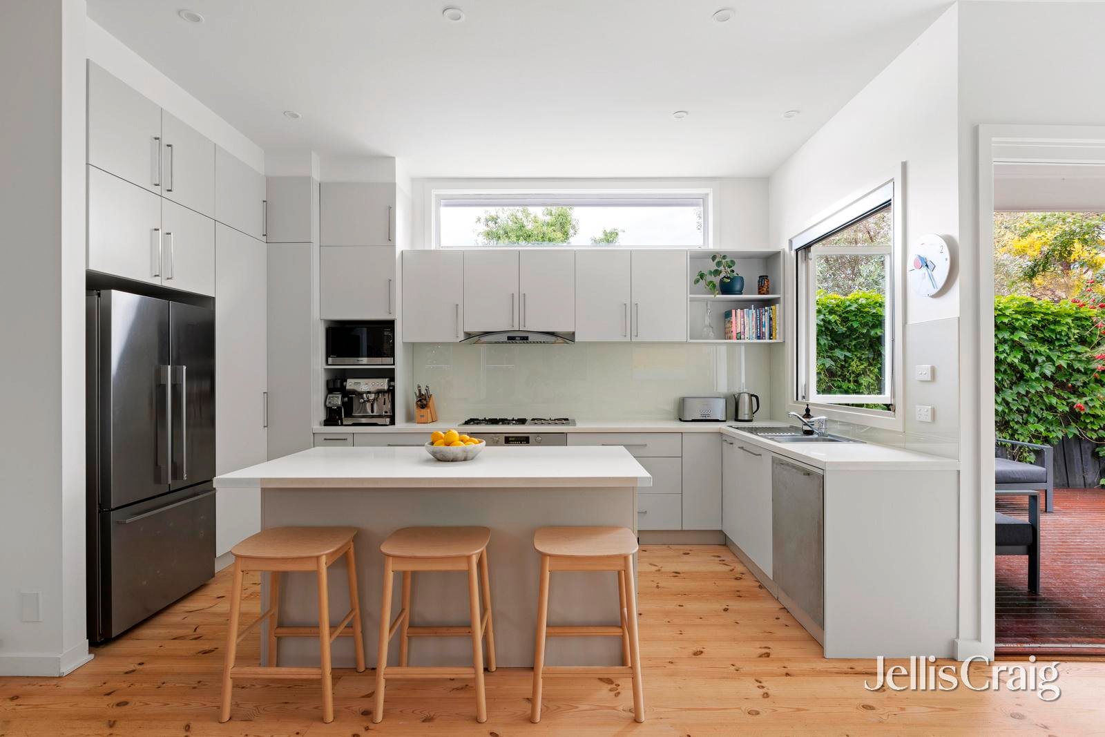 16 Harper Street, Northcote image 3