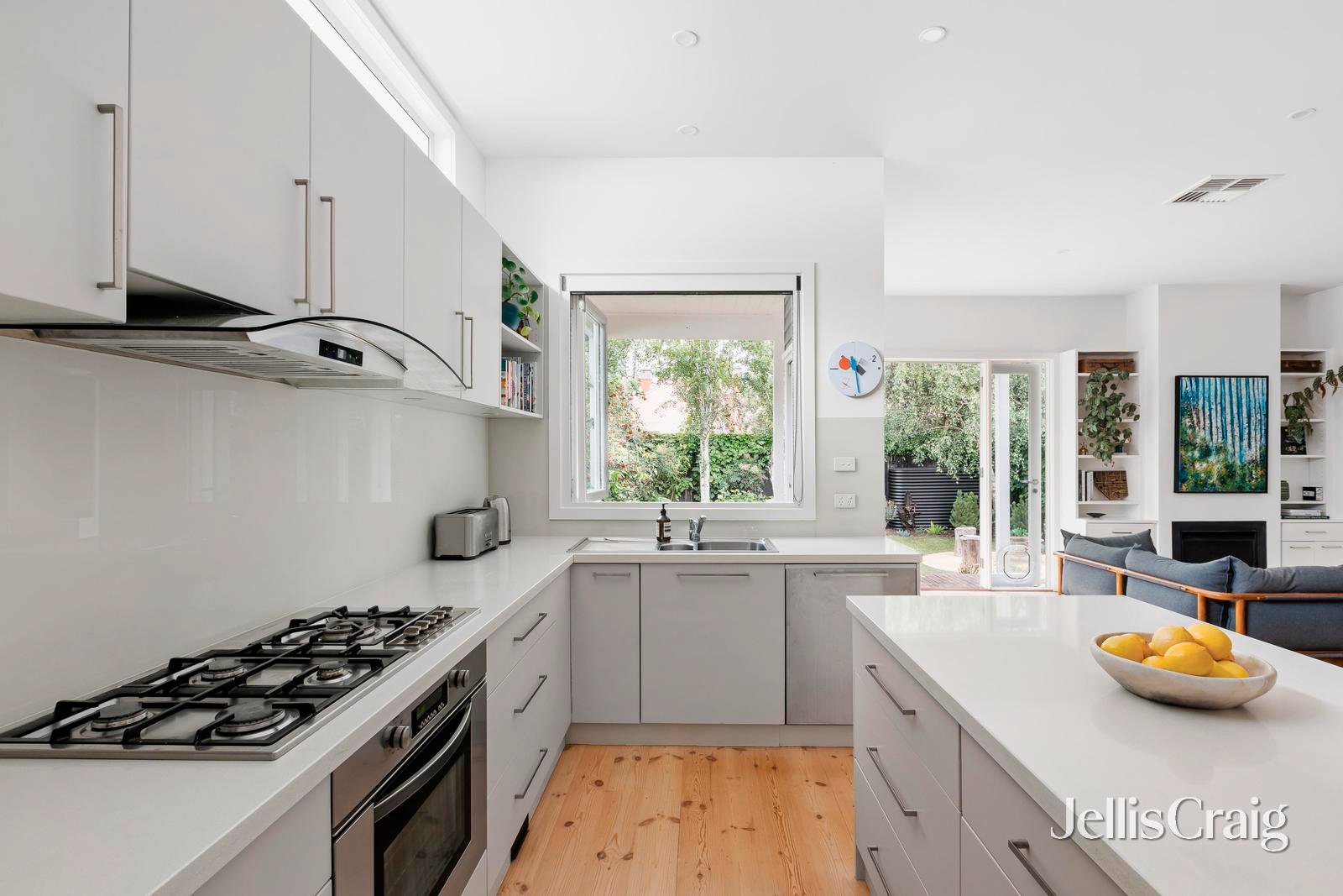 16 Harper Street, Northcote image 4