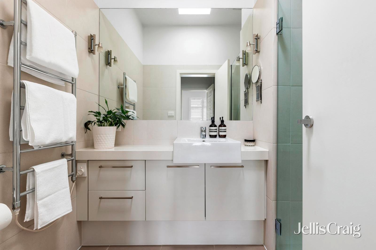 16 Harper Street, Northcote image 12