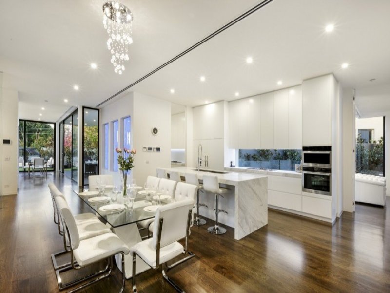 16 Harrington Avenue, Balwyn North image 3