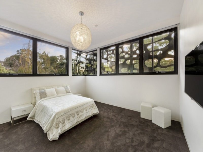 16 Harrington Avenue, Balwyn North image 13
