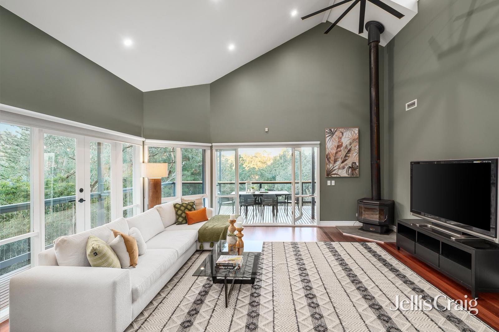 16 Harris Road, Donvale image 2