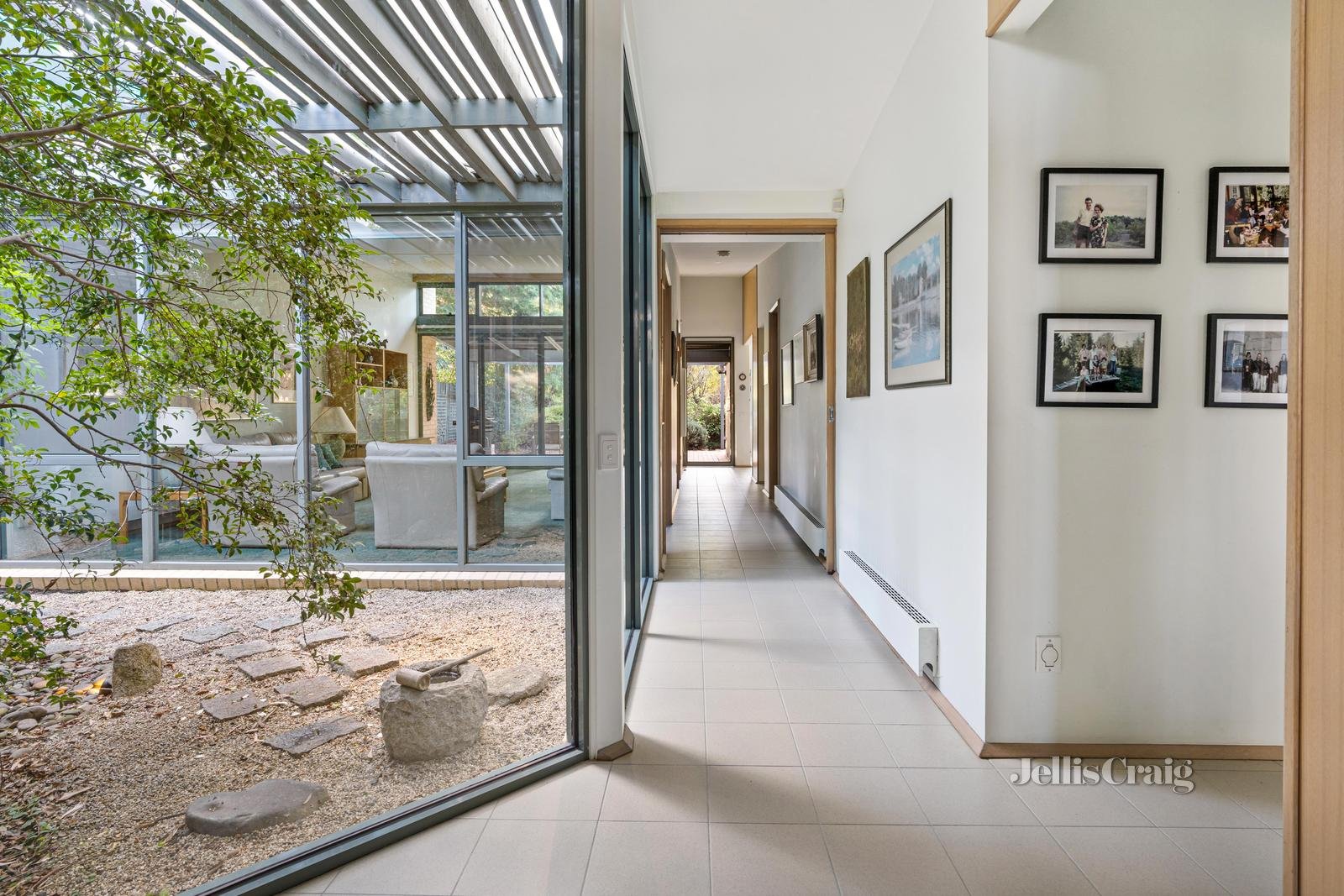 16 Hartlands Road, Ivanhoe East image 2