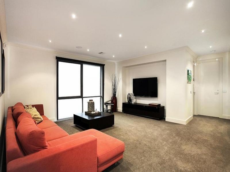 16 Hawkins Avenue, Mont Albert North image 7