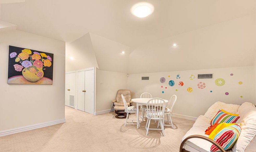 Property Gallery Thumbnail 12