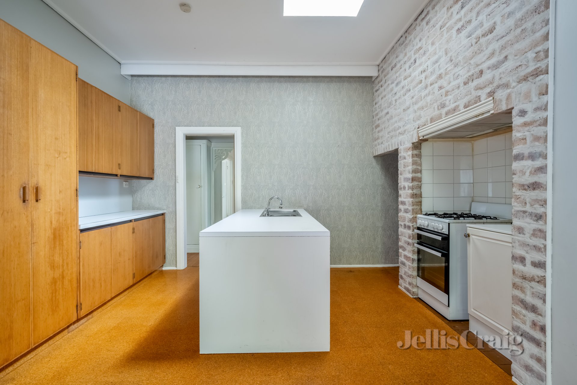 16 Hazeldine Road, Glen Iris image 3