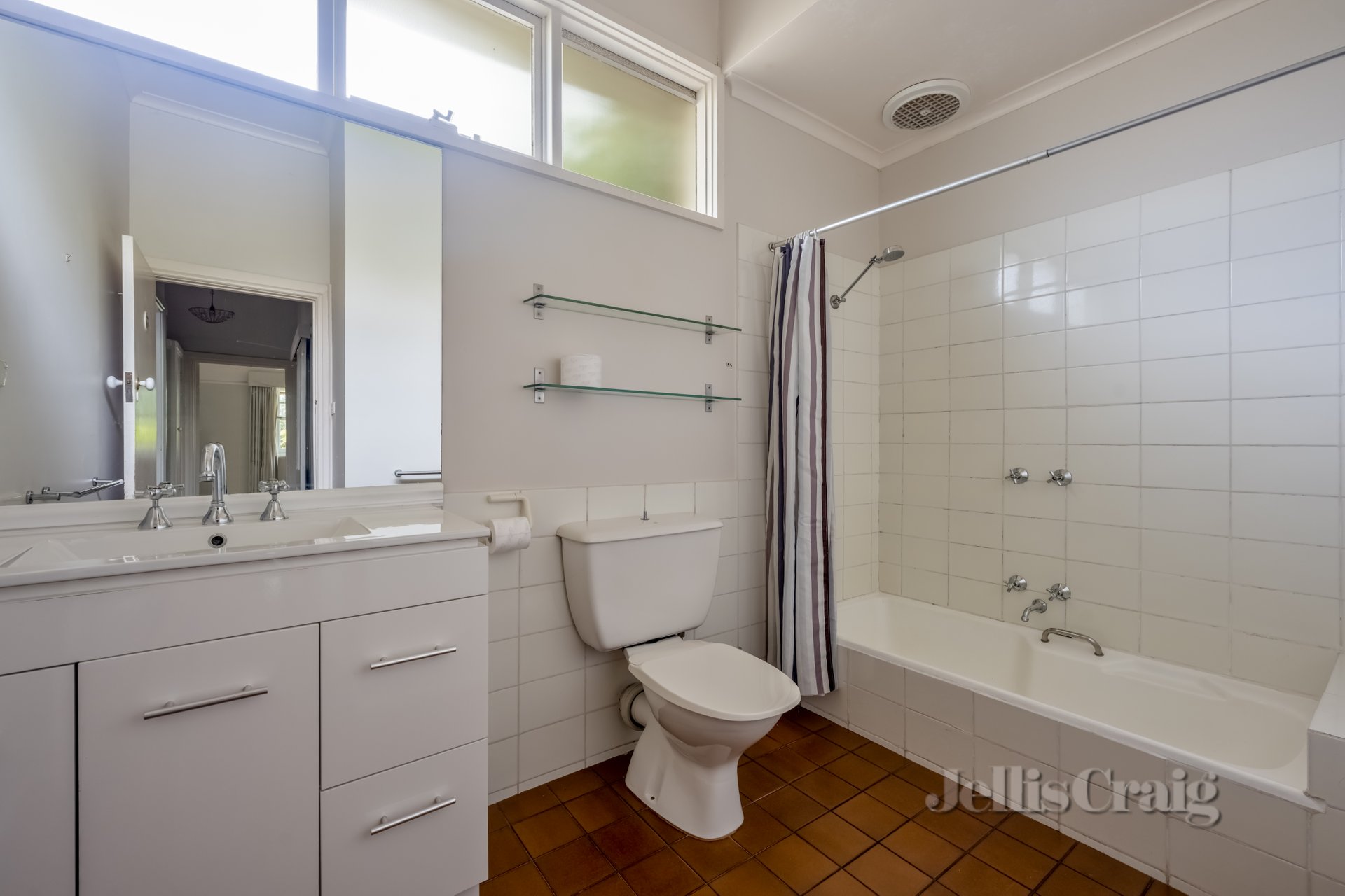 16 Hazeldine Road, Glen Iris image 4