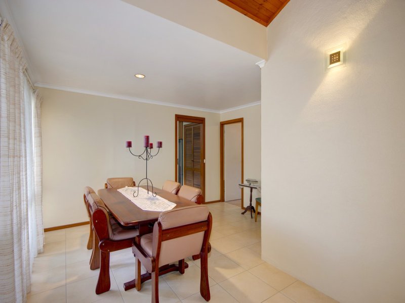 16 Hazlewood Crescent, Leopold image 7