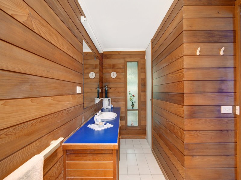 16 Hazlewood Crescent, Leopold image 8