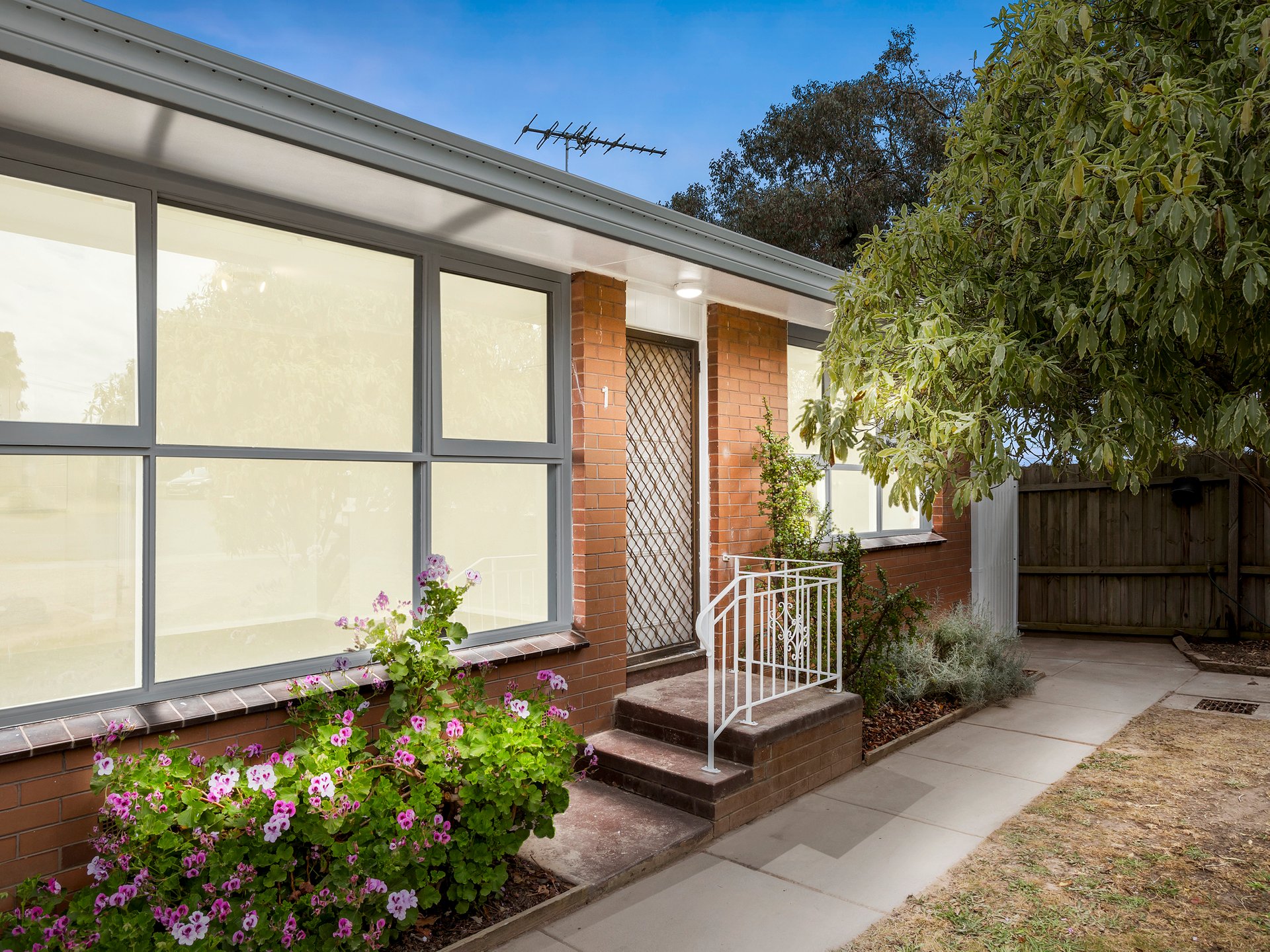 1/6 Hendriks Court, Highton image 1