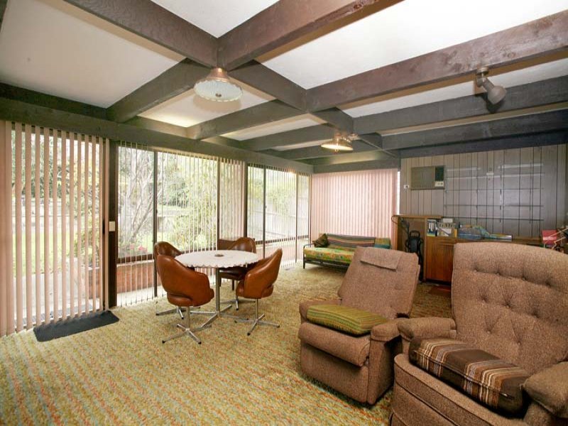 16 Hiddleston Avenue, Box Hill South image 2