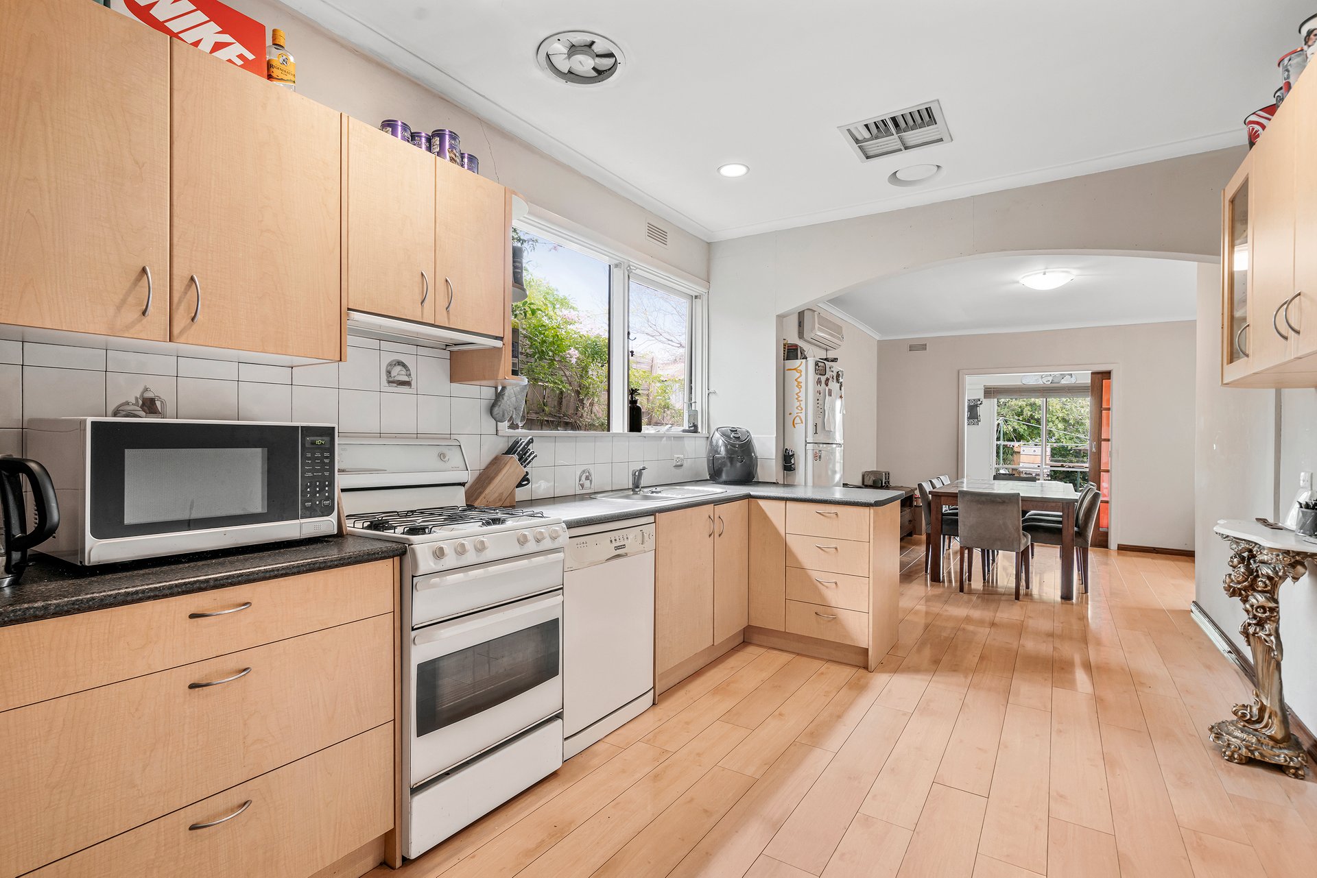 16 Highfield Avenue, Mulgrave image 2