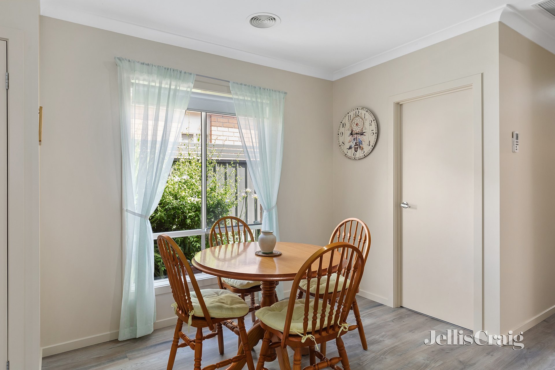 16 Hodgson Rise, Mernda image 3