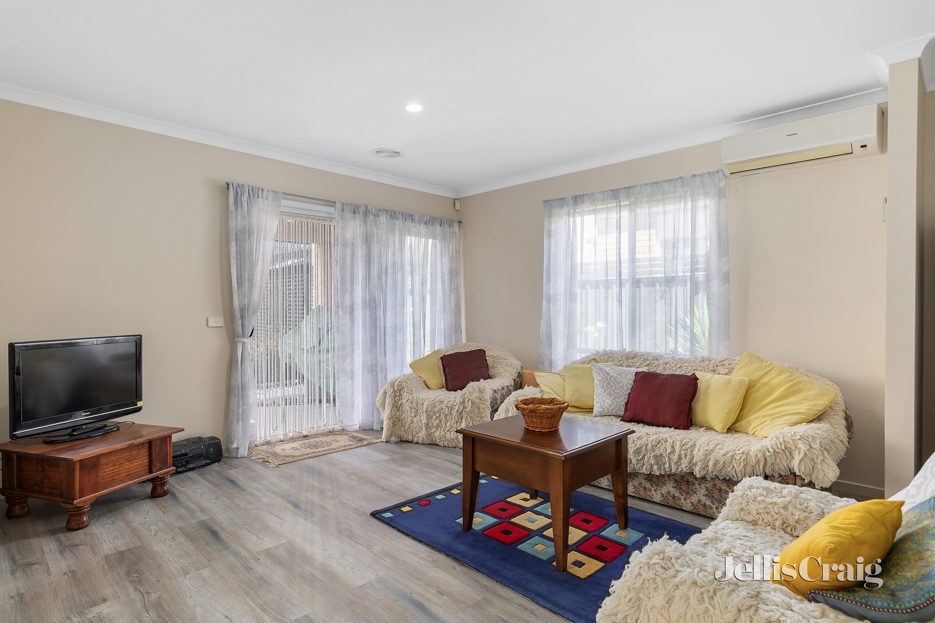 16 Hodgson Rise, Mernda image 4